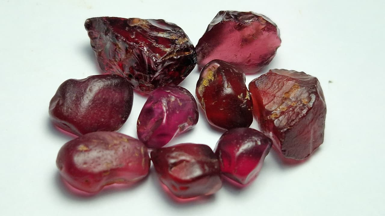 36 Ct Rhodolite Garnet from Africa — view 3
